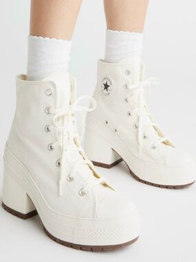 Brand New Converse Chuck 70 Deluxe Sneakers